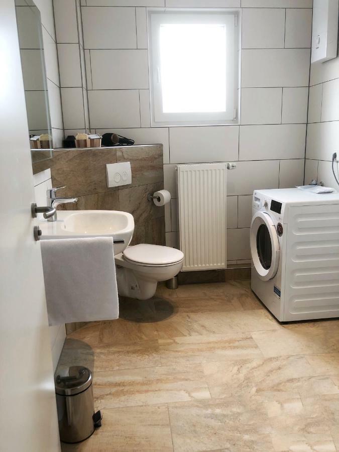 Hugo18 Boardinghouse Apartment Kandel Bagian luar foto